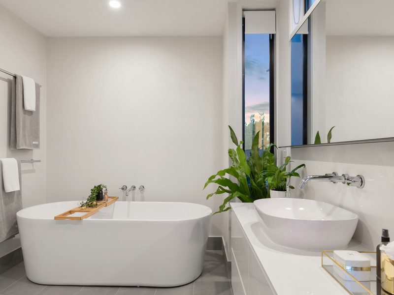 洗面所とトイレのリフォームの施工後の写真